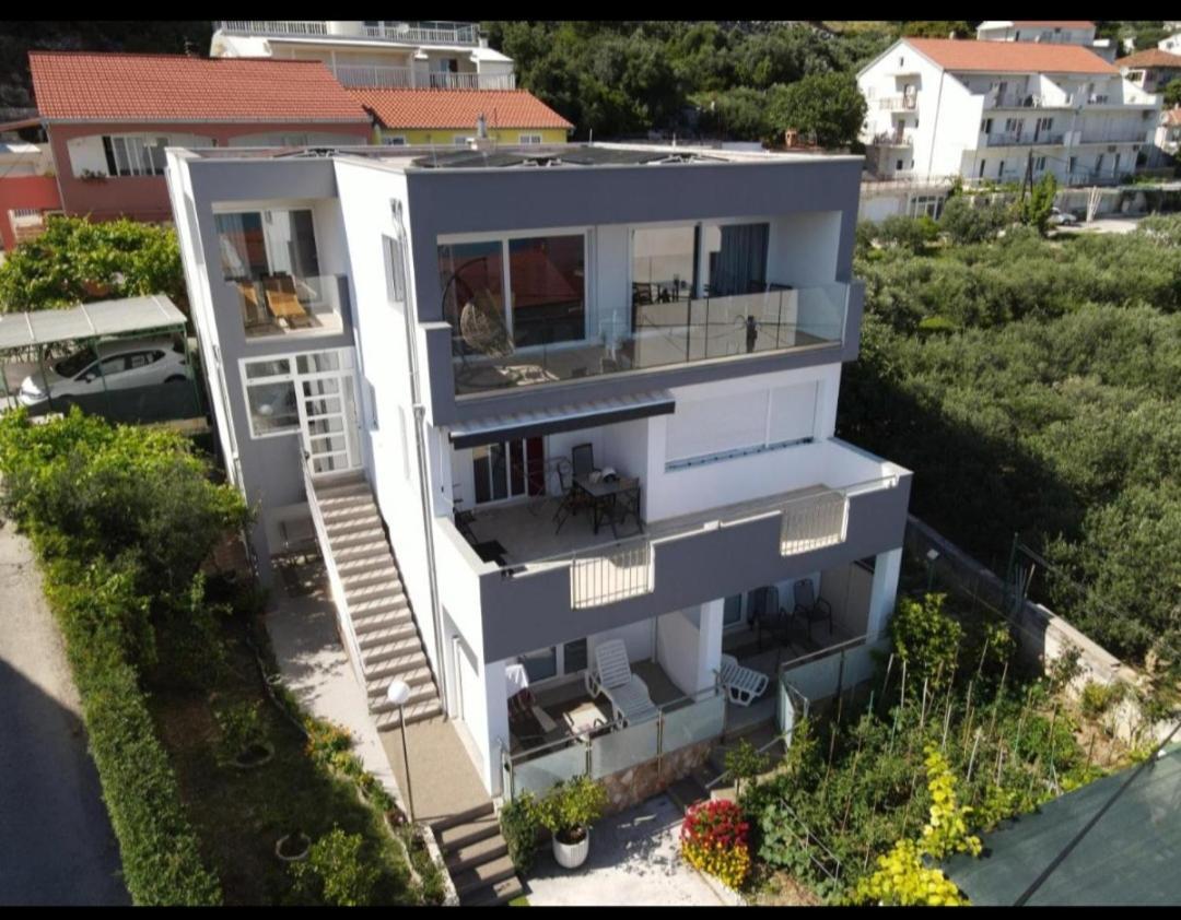 Apartments Anaivana تروغير المظهر الخارجي الصورة