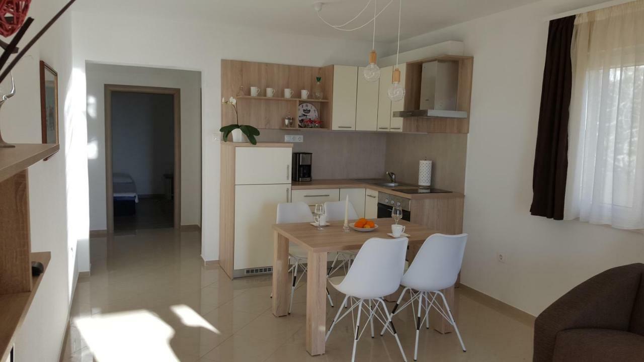 Apartments Anaivana تروغير المظهر الخارجي الصورة