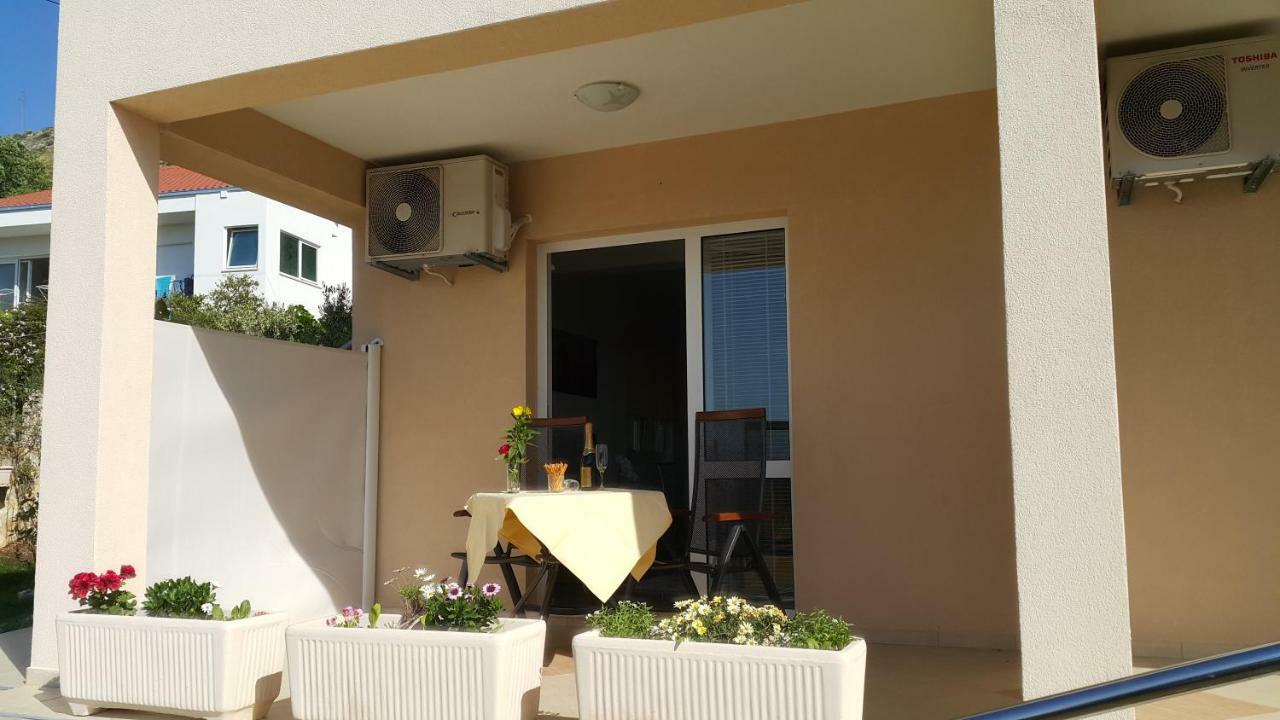 Apartments Anaivana تروغير المظهر الخارجي الصورة